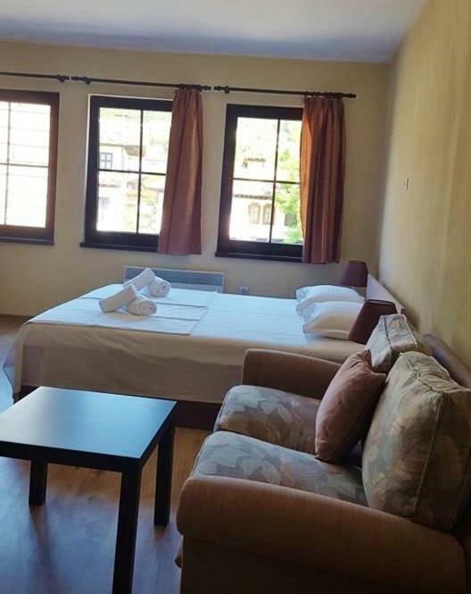 Часовника Hotel Трявна Екстериор снимка